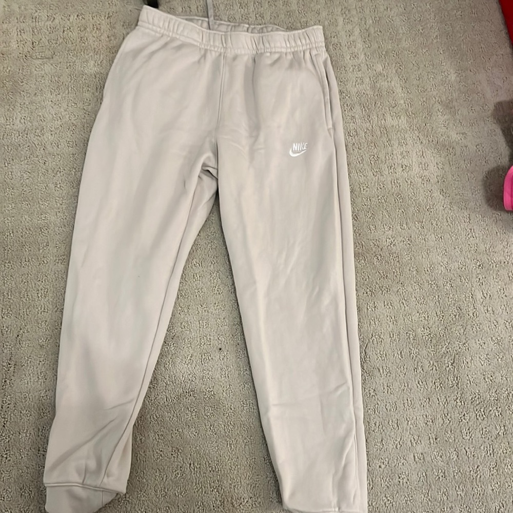 New never worn Nike baige sweatpants